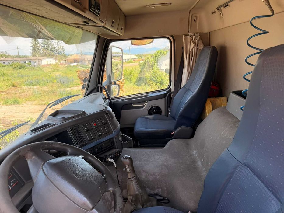 Volvo FM 8X4 2008  220.000km  Basculanta