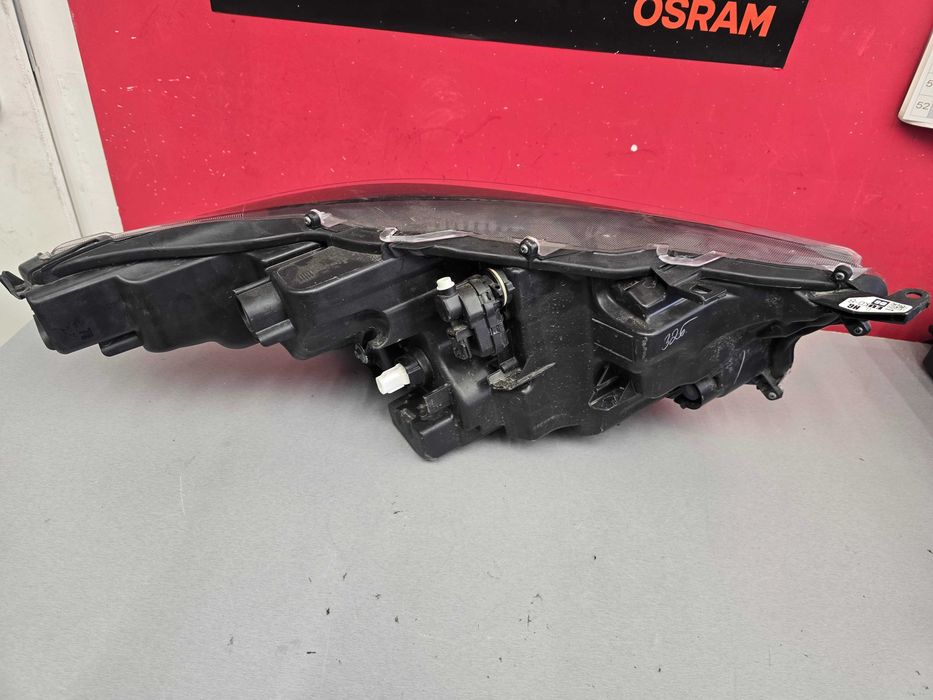 Оригинален фар Тойота Ярис  Toyota Yaris Full Led