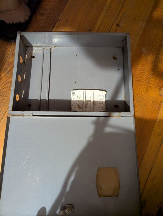 Щиток для счётчика