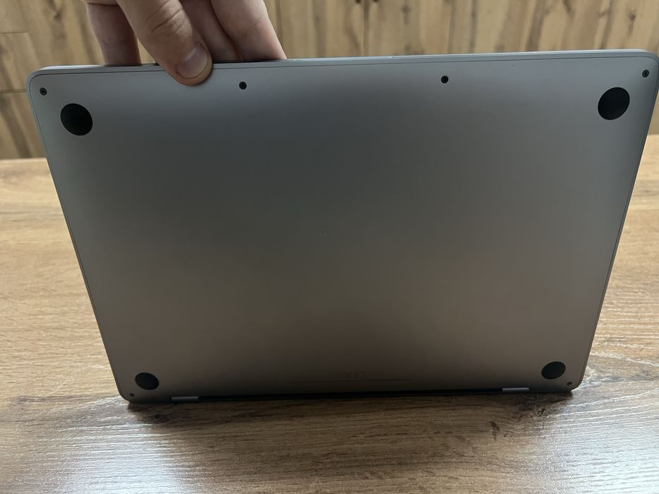 MacBook Pro 13 M1 2020 / 8GB / 512GB / Touch Bar / оригинал