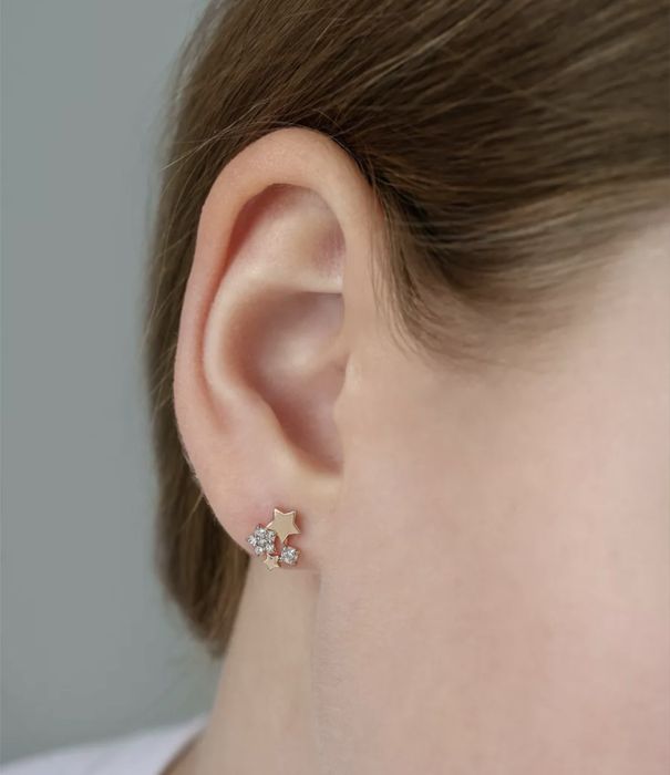 Серебряные серьги с золотым напылением и фианитоми