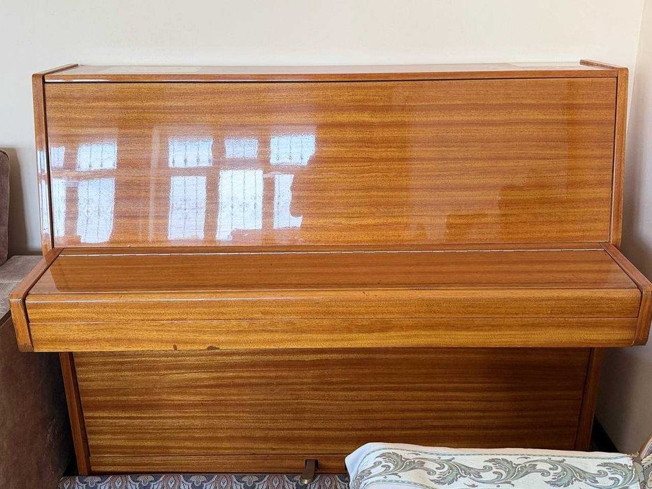 Продаётся классическое пианино RIGA