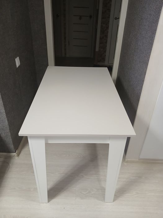 Новый кухонный  стол