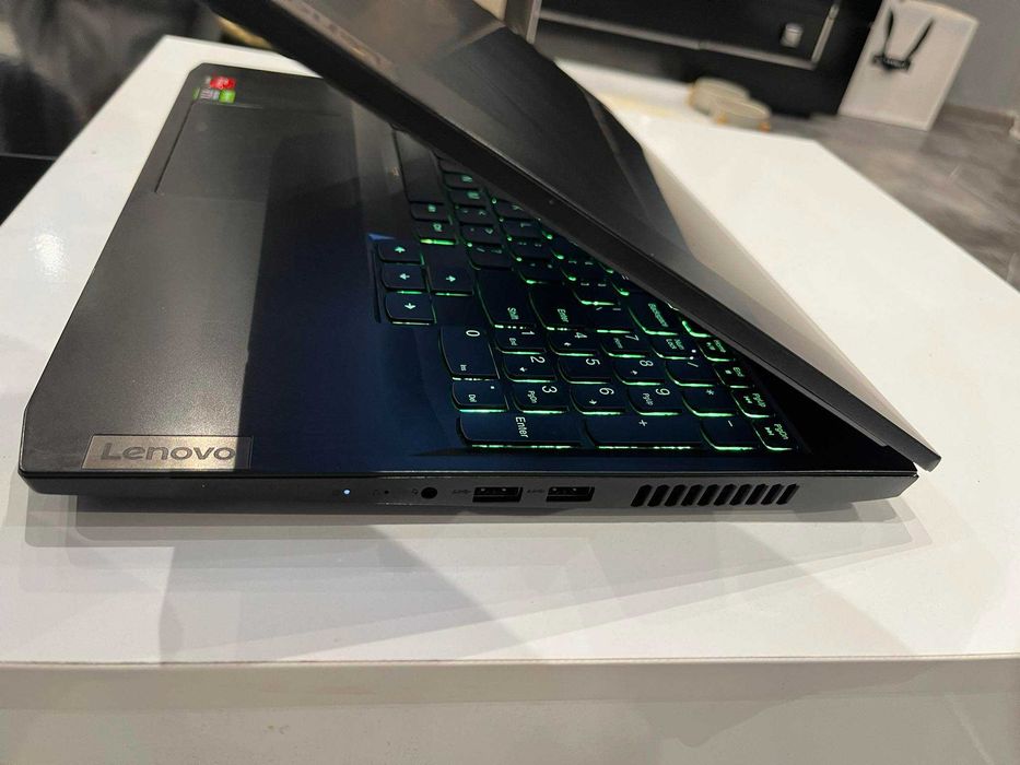 Геймърски лаптоп