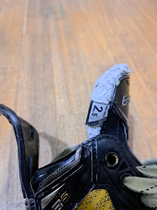 Хоккейные коньки