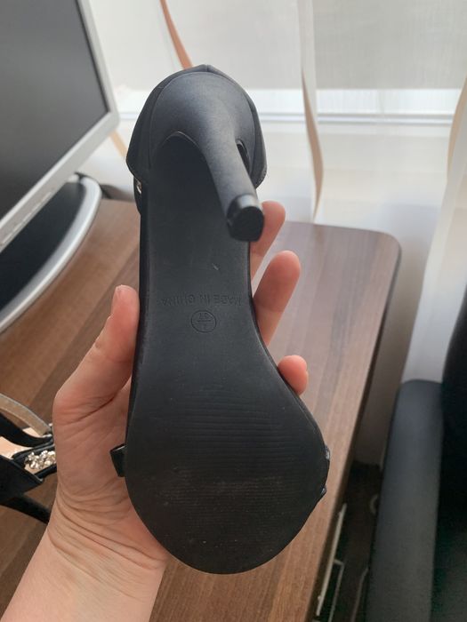 Sandale cu toc superbe cu strasuri Chi Chi London noi markmea 37