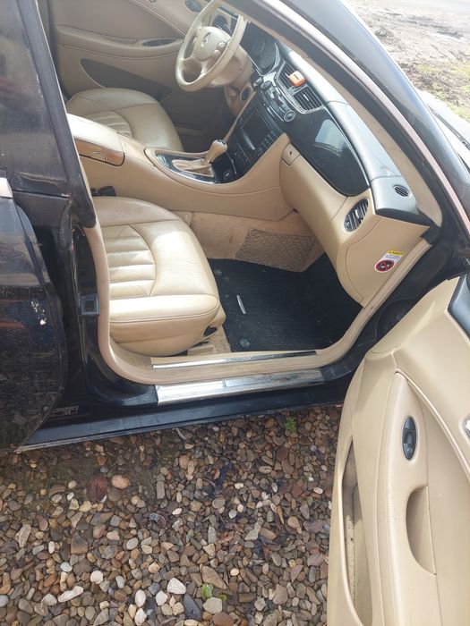 Vând ptr dezmembrat