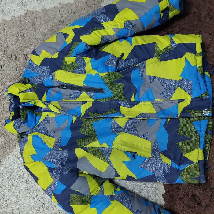 Продам зимнюю куртку