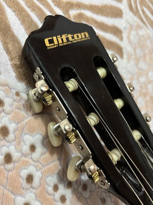 Vând Chirara Clifton