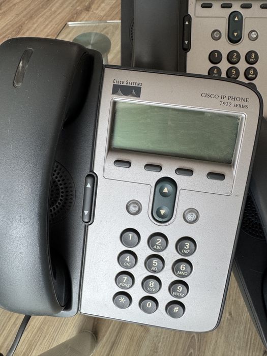 Cisco VoIP телефони