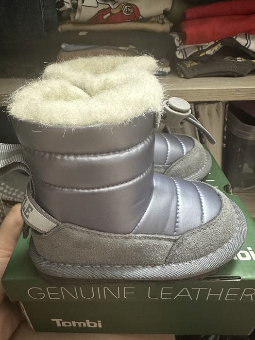 Продам новые зимние детские сапоги