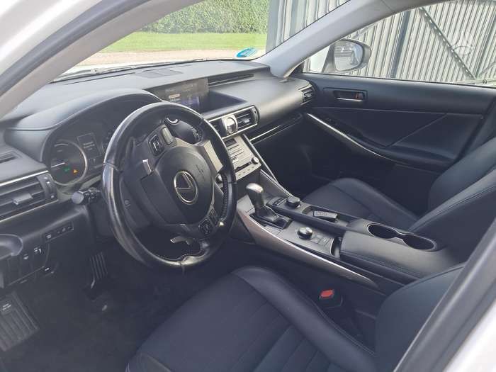 Lexus IS 300h 2.5 l