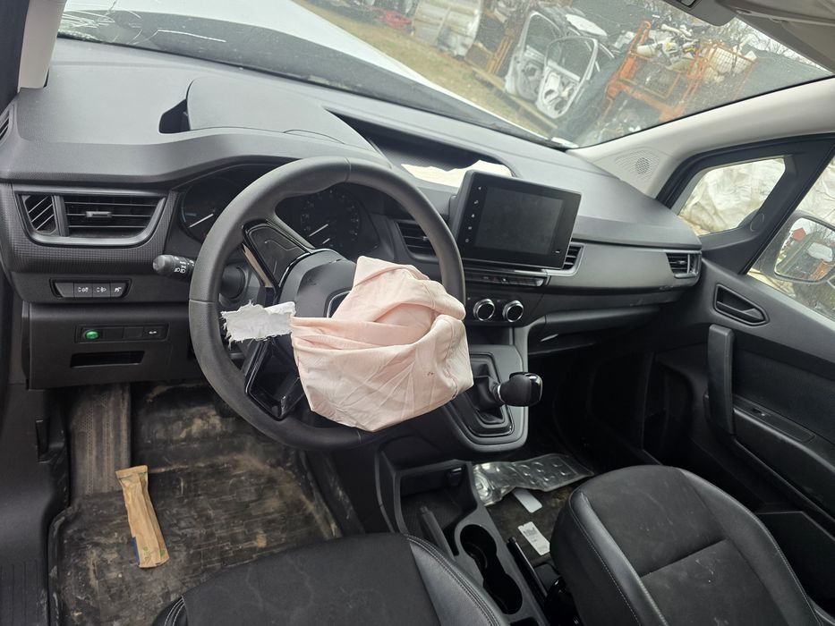 Dezmembrez Renault Kangoo E-Tech