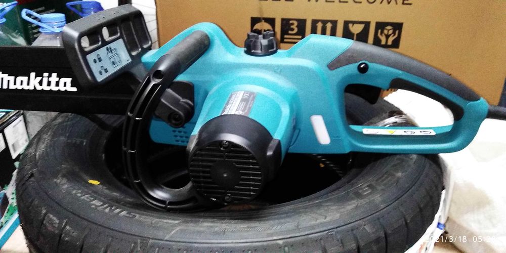Електрически верижен трион, резачка Makita UC3541A 1.8 kW, 35 cм, 3/8"