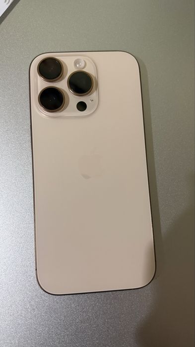 Продам Айфон 16 про