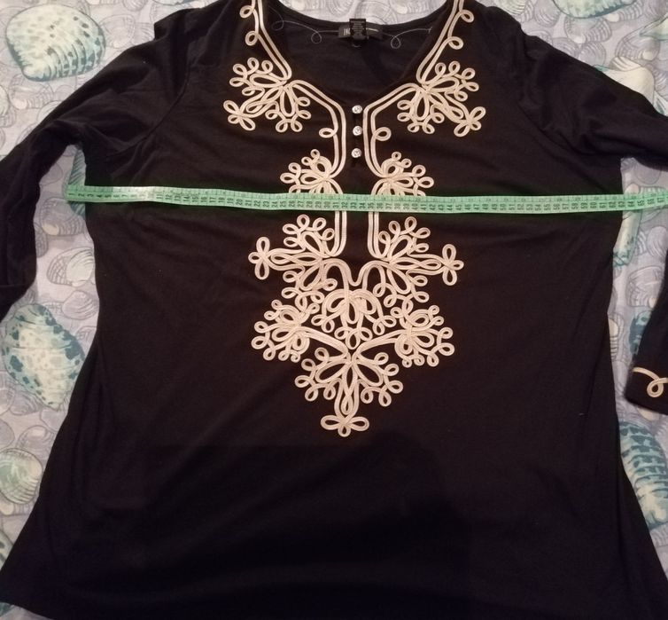 Тениски и блузи.