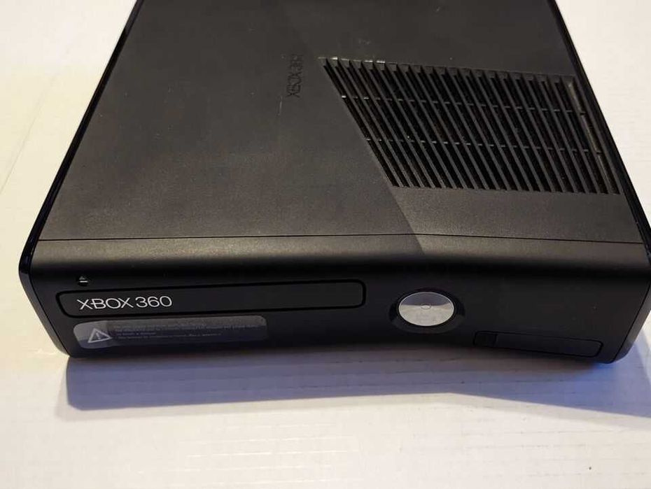 XBOX 360 SLIM прошитый + 200 игр