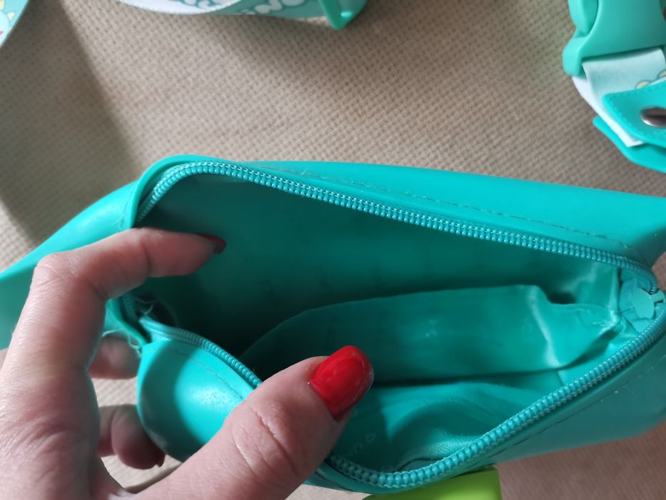 Детска чантичка през рамо за момиче