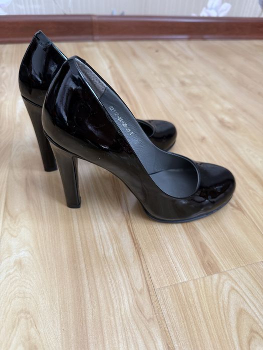 Обувь женская лаковая