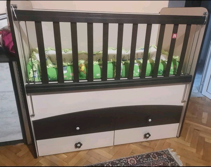 Детско креватче с люлка