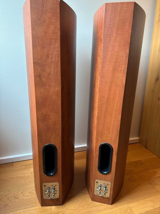 напольные колонки фирмыKEF Q7 / 175W