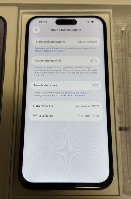 iPhone 15 Pro Max 256GB Black Titanium , 87% baterie – Impecabil, pachet full + Cadouri