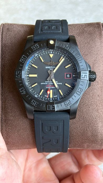 Breitling Avenger 44mm Black Bird