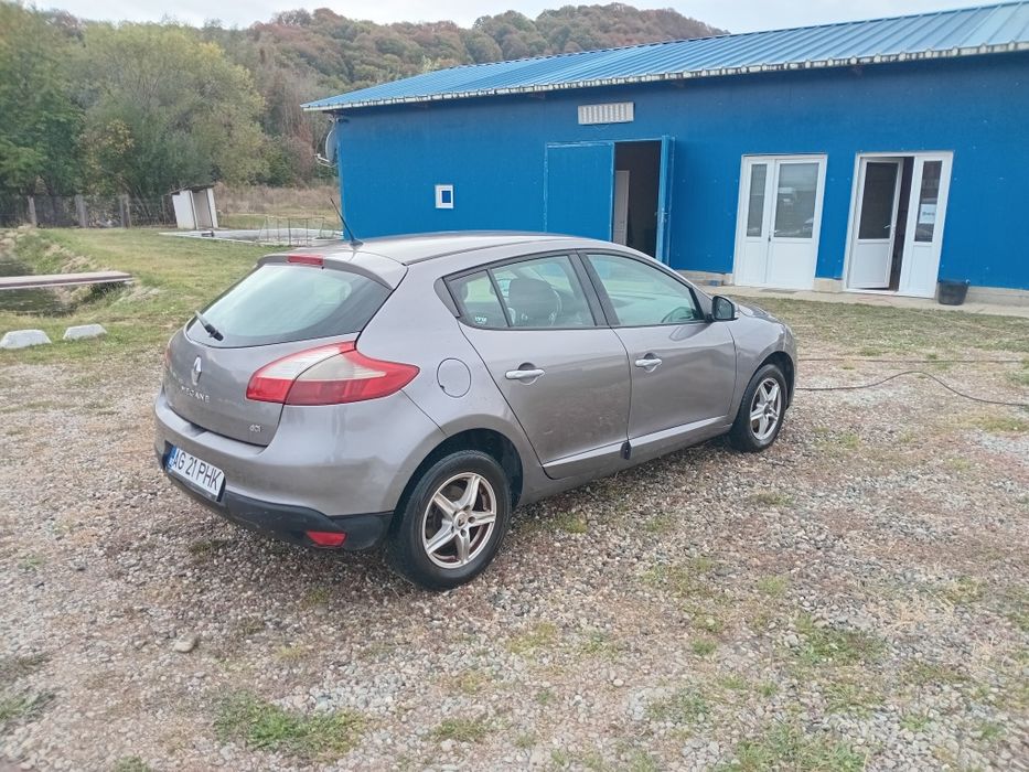 RENAULT Megane 2010 — imagine 3