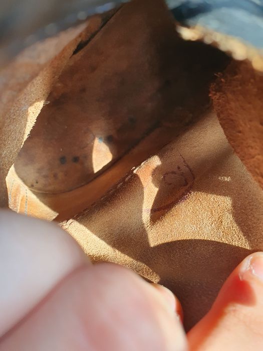 DE VÂNZARE: Bocanci scurți negri din piele – Originali din Armata Polo