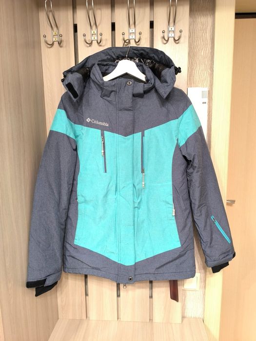 Продам спортивную куртку