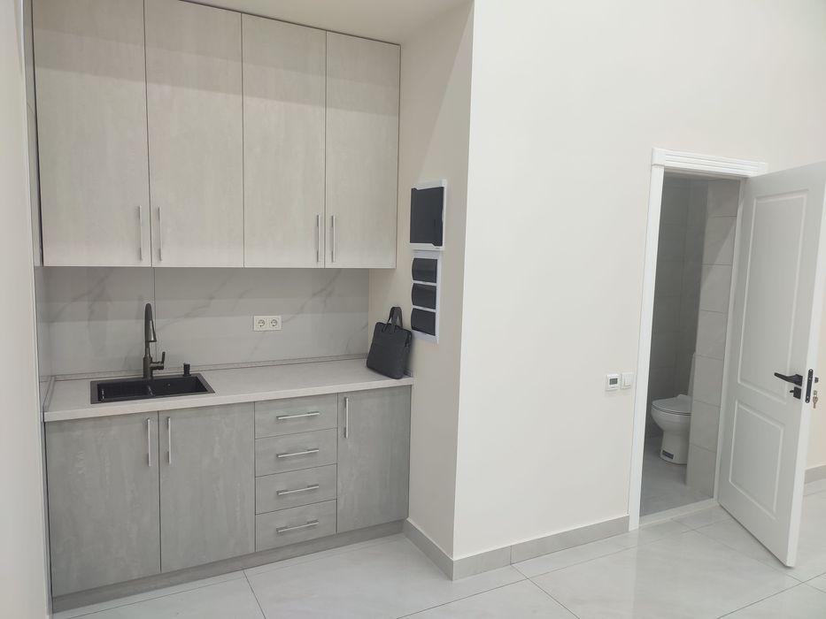 Сдается в аренду коммерческое помещение в Чиланзаре Первая линия (AX)