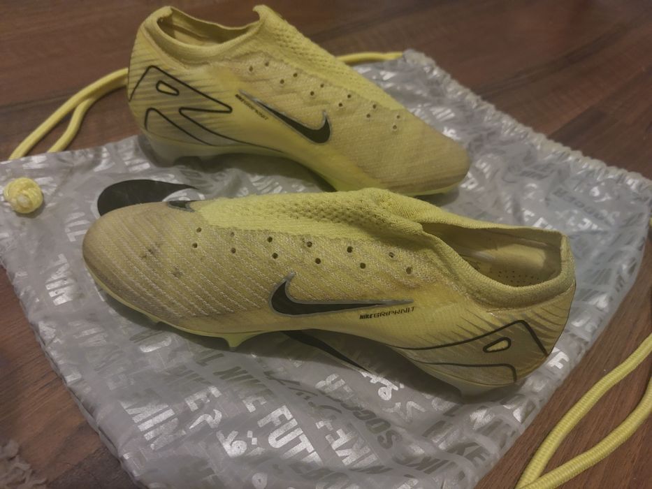 Ghete de fotbal nike