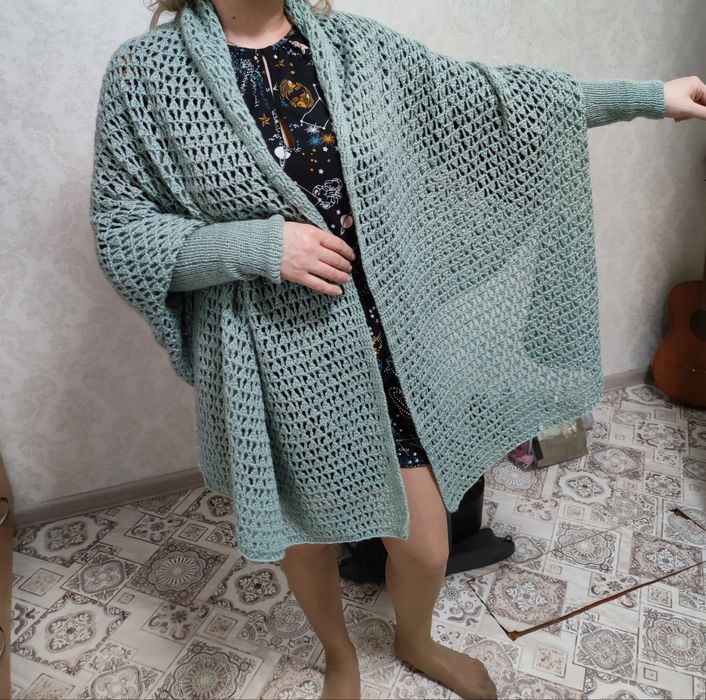 Продам шаль женскую