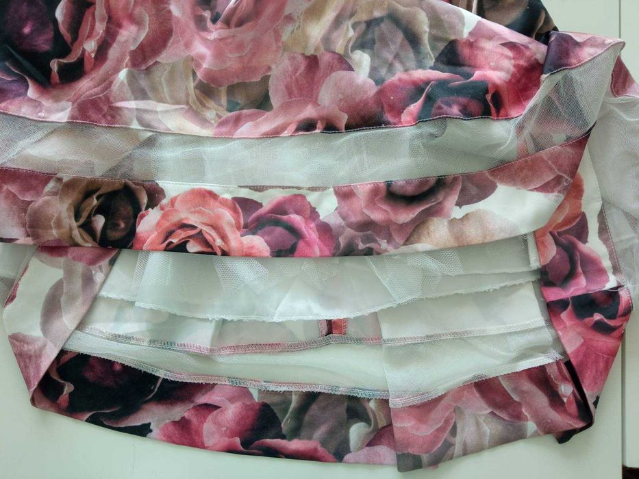 Дамска рокля за официални поводи