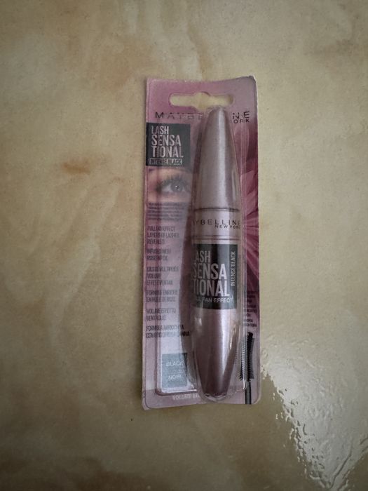Rimeluri Maybelline  Lash Sensational full fan effect , intense black
