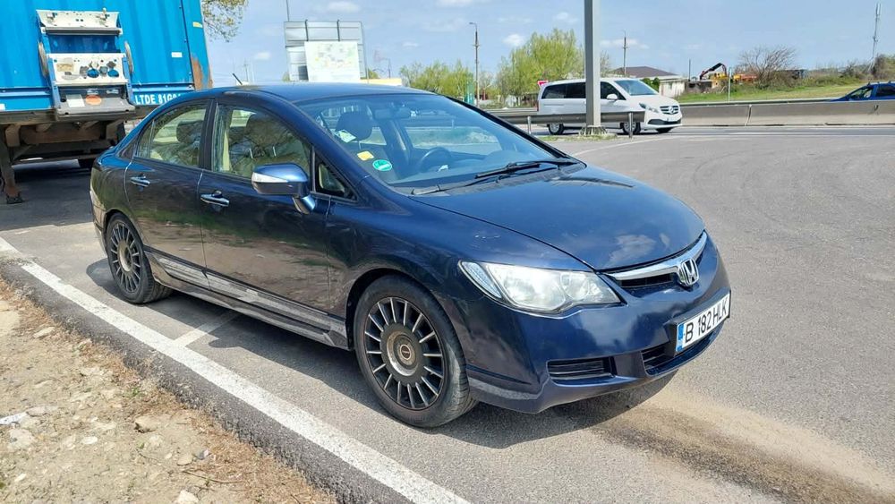Honda Civic 1.3 benzina + hibrid