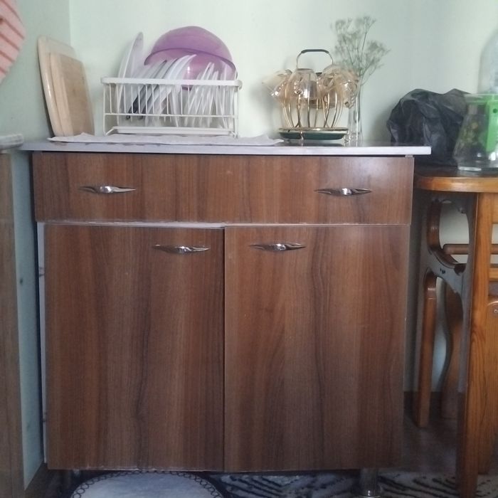 Onam ishlatgan Oshxona mebeli