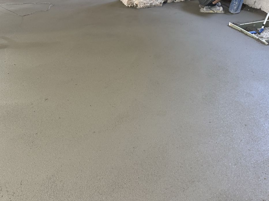 Стяжка пола услуга