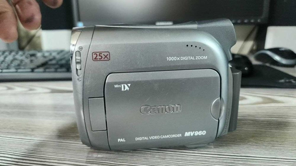 Видеокамера Sony СОТИЛАДИ!