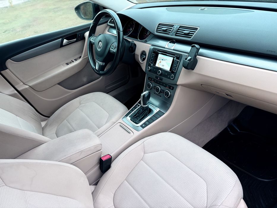 VW Passat Automat Xenon Led Incalzire Perdelute CNG - RATE -