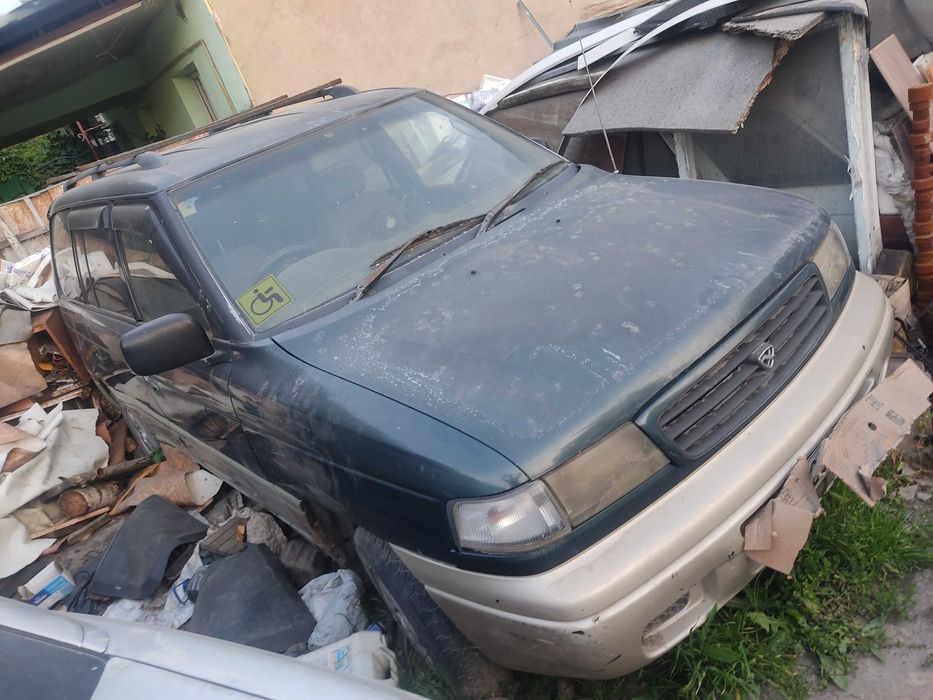 Продам запчасти на Mazda MPV