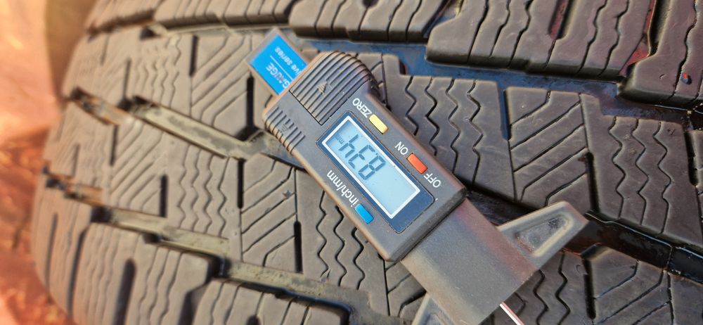 Set 4 Anvelope Michelin 215 60 R17 C  M+S