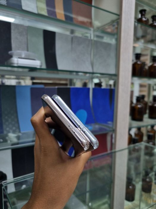 Samsung S21 Plus xotirasi 8/256GB