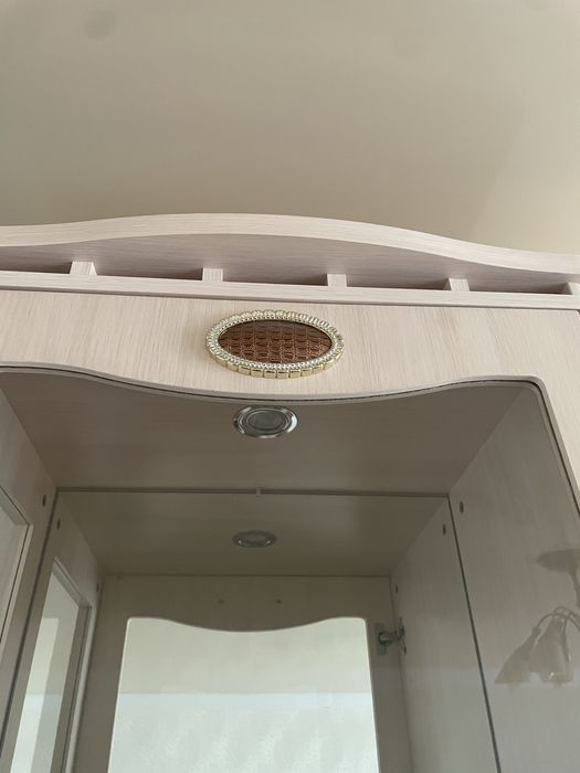 Шкаф витрина для гостиной 2 штуки