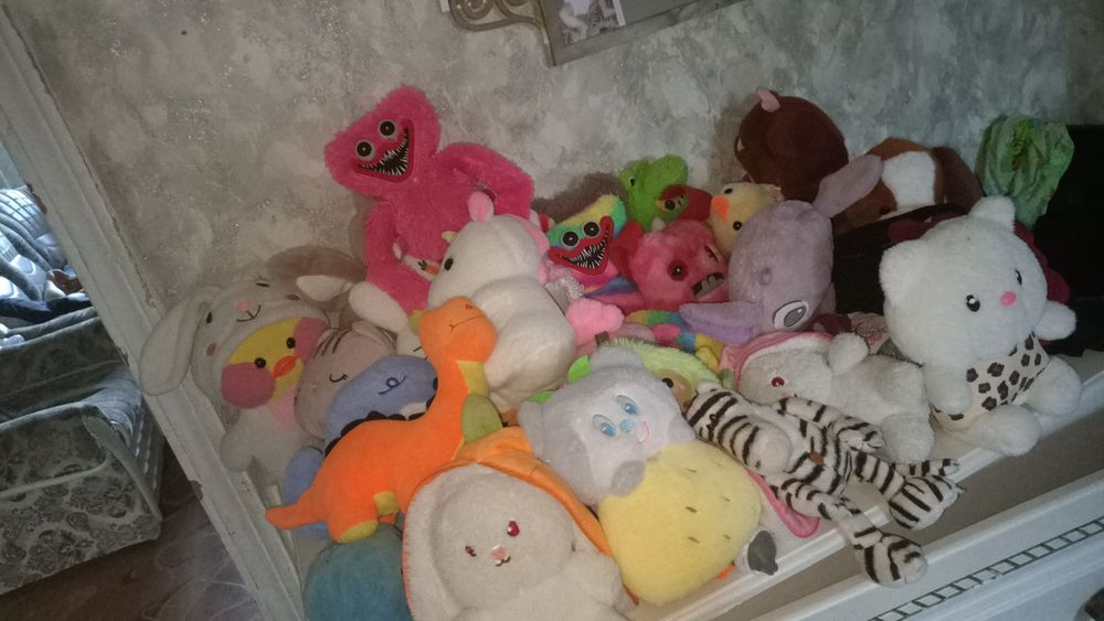 Продам игрушки с автомата игрушек