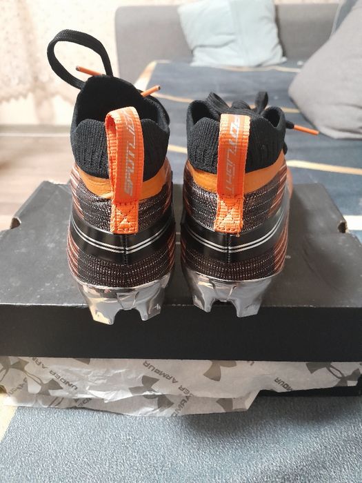 Бутонки за футбол  Under Armour