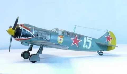 Сборные модели истребителей Великой Отечественной - Ла-5 и Як-9 (1/72)