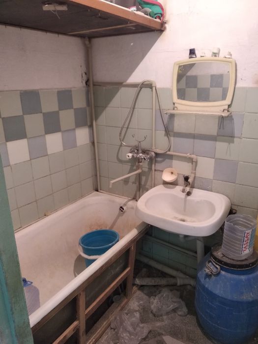 Квартиру двухкомнатную