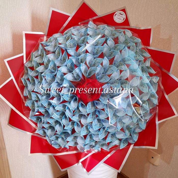 Денежный подарок. Букет из денег