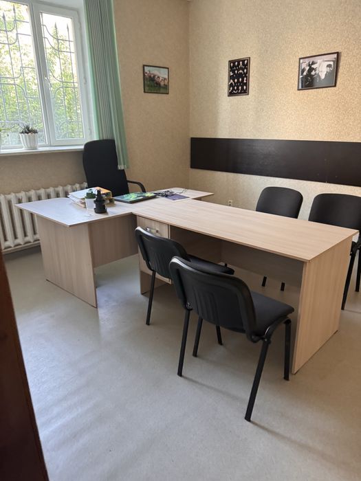 Продам мебель для офиса ( диван, стол, столик)